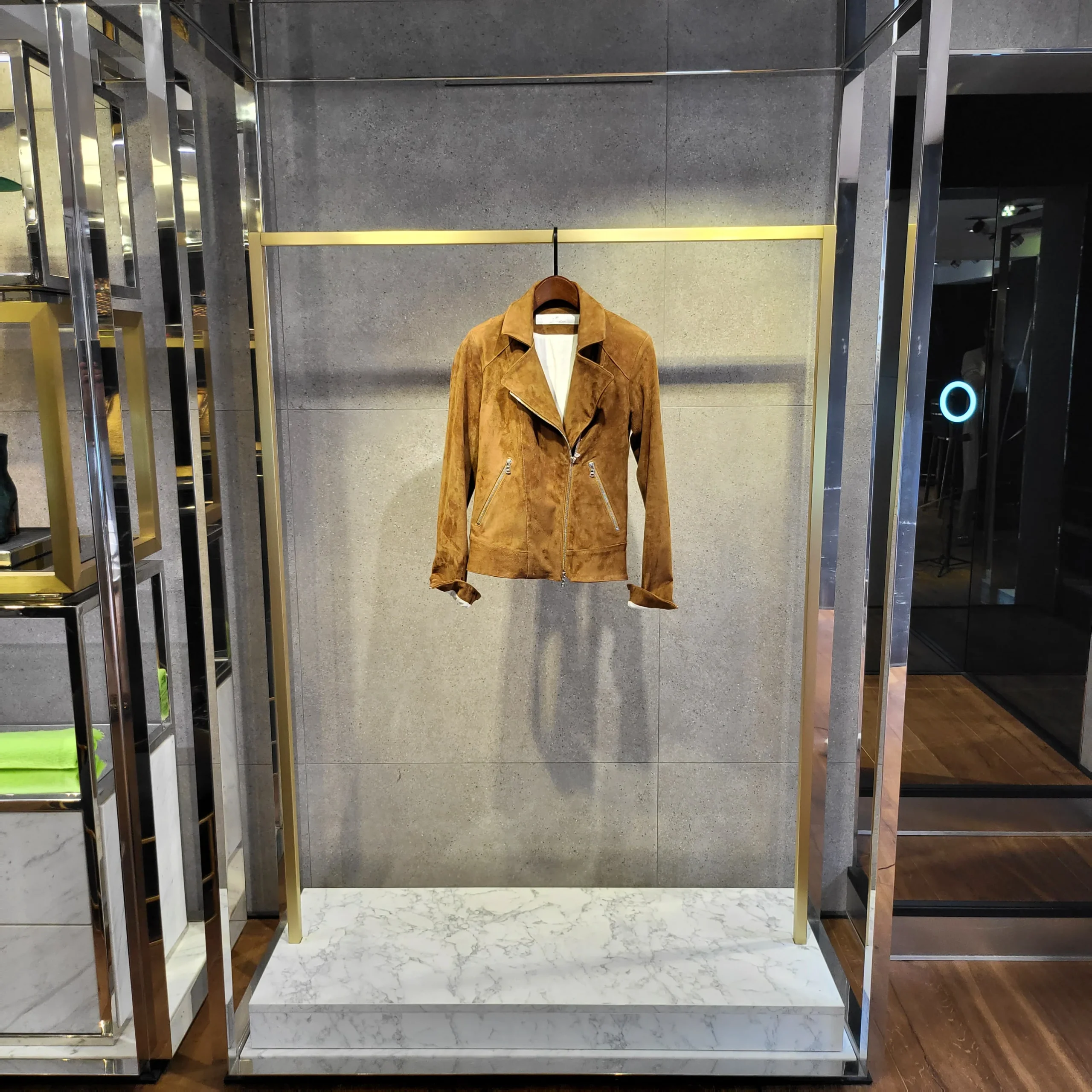 BLOUSON "CLOÉ" EN CUIR STRECH – Image 2